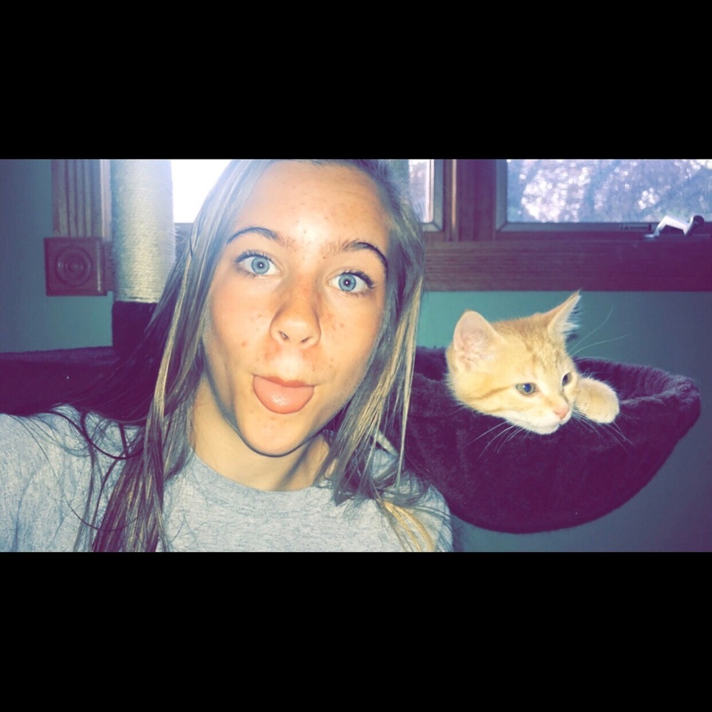 Meet your Posher, Clara